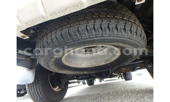 Ra Imported Toyota Hilux funfun Ọkọ̀ in Import - Dubai ni Ashanti Ra Imported Toyota Hilux funfun Ọkọ̀ in Import - Dubai ni Ashanti