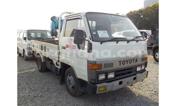 Buy Import Toyota Pickup White Car in Import - Dubai in Ashanti Buy Import Toyota Pickup White Car in Import - Dubai in Ashanti