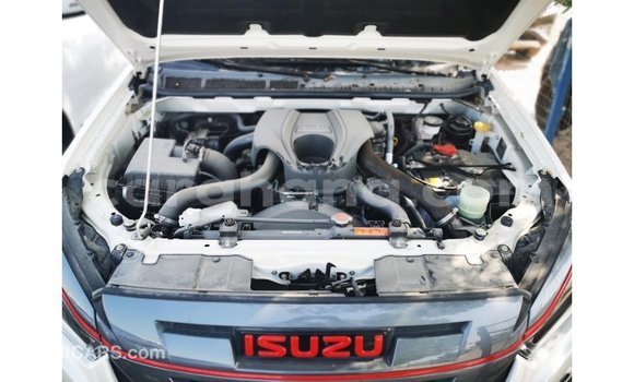 Ra Imported Isuzu Rodeo funfun Ọkọ̀ in Import - Dubai ni Ashanti Ra Imported Isuzu Rodeo funfun Ọkọ̀ in Import - Dubai ni Ashanti