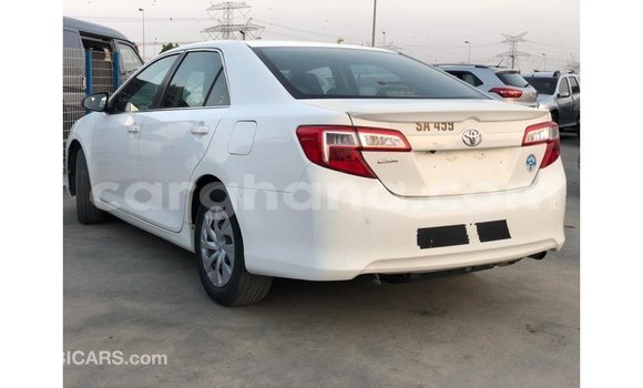 Ra Imported Toyota Camry funfun Ọkọ̀ in Import - Dubai ni Ashanti Ra Imported Toyota Camry funfun Ọkọ̀ in Import - Dubai ni Ashanti