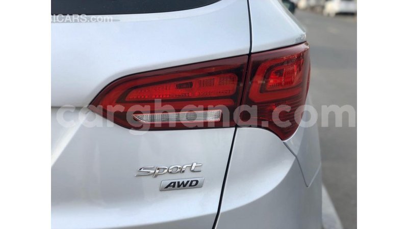 Big with watermark hyundai santa fe ashanti import dubai 10671