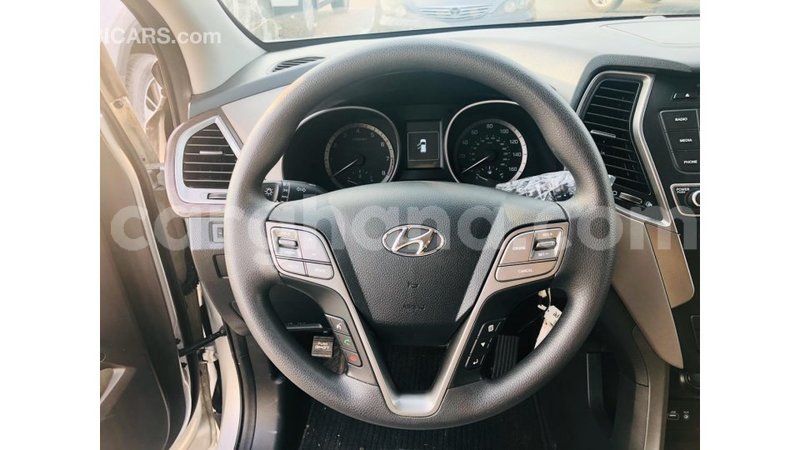 Big with watermark hyundai santa fe ashanti import dubai 10671