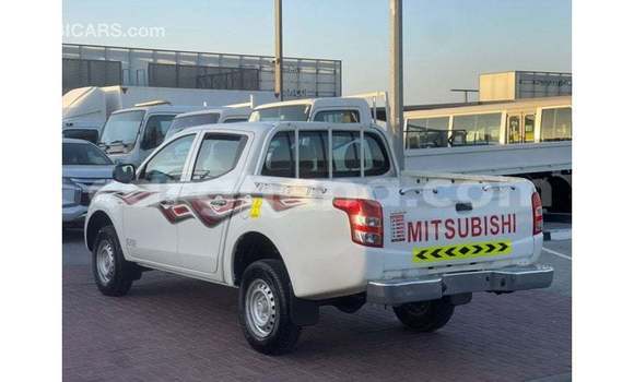 Ra Imported Mitsubishi L200 funfun Ọkọ̀ in Import - Dubai ni Ashanti Ra Imported Mitsubishi L200 funfun Ọkọ̀ in Import - Dubai ni Ashanti