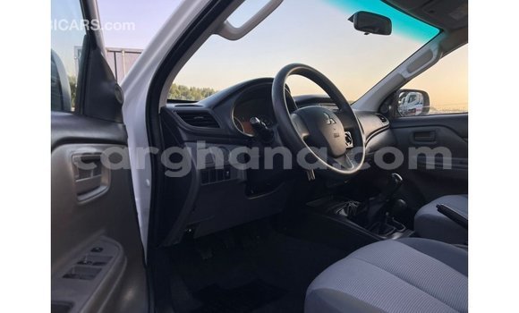 Ra Imported Mitsubishi L200 funfun Ọkọ̀ in Import - Dubai ni Ashanti Ra Imported Mitsubishi L200 funfun Ọkọ̀ in Import - Dubai ni Ashanti