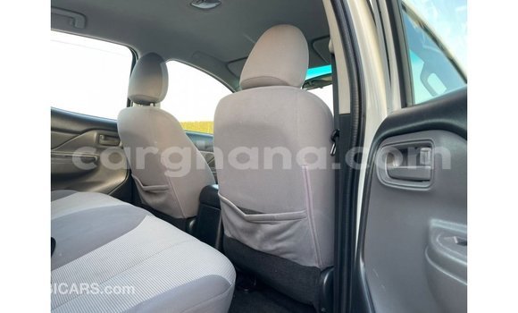 Ra Imported Mitsubishi L200 funfun Ọkọ̀ in Import - Dubai ni Ashanti Ra Imported Mitsubishi L200 funfun Ọkọ̀ in Import - Dubai ni Ashanti