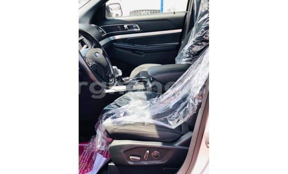 Buy Import Ford Explorer Green Car in Import - Dubai in Ashanti Buy Import Ford Explorer Green Car in Import - Dubai in Ashanti