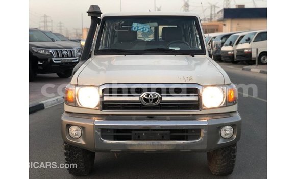 Sayi Imported Toyota Land Cruiser White Mota in Import - Dubai a Ashanti Sayi Imported Toyota Land Cruiser White Mota in Import - Dubai a Ashanti