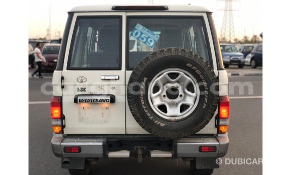 Sayi Imported Toyota Land Cruiser White Mota in Import - Dubai a Ashanti Sayi Imported Toyota Land Cruiser White Mota in Import - Dubai a Ashanti