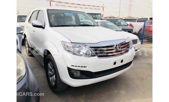 Ra Imported Toyota Fortuner funfun Ọkọ̀ in Import - Dubai ni Ashanti Ra Imported Toyota Fortuner funfun Ọkọ̀ in Import - Dubai ni Ashanti