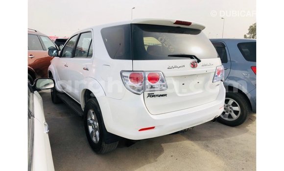 Ra Imported Toyota Fortuner funfun Ọkọ̀ in Import - Dubai ni Ashanti Ra Imported Toyota Fortuner funfun Ọkọ̀ in Import - Dubai ni Ashanti