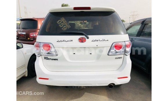 Ra Imported Toyota Fortuner funfun Ọkọ̀ in Import - Dubai ni Ashanti Ra Imported Toyota Fortuner funfun Ọkọ̀ in Import - Dubai ni Ashanti