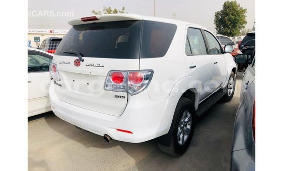 Ra Imported Toyota Fortuner funfun Ọkọ̀ in Import - Dubai ni Ashanti Ra Imported Toyota Fortuner funfun Ọkọ̀ in Import - Dubai ni Ashanti