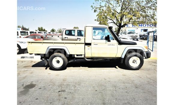 Ra Imported Toyota Land Cruiser Alagara Ọkọ̀ in Import - Dubai ni Ashanti Ra Imported Toyota Land Cruiser Alagara Ọkọ̀ in Import - Dubai ni Ashanti