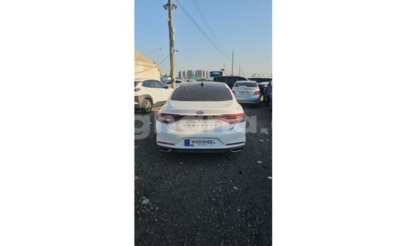 Buy Import Hyundai Elantra White Car in Import - Dubai in Ashanti Buy Import Hyundai Elantra White Car in Import - Dubai in Ashanti