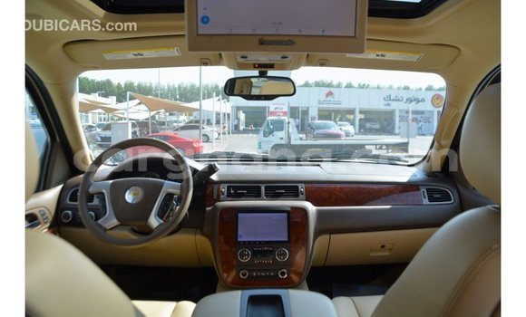 Sayi Imported Chevrolet Tahoe White Mota in Import - Dubai a Ashanti Sayi Imported Chevrolet Tahoe White Mota in Import - Dubai a Ashanti