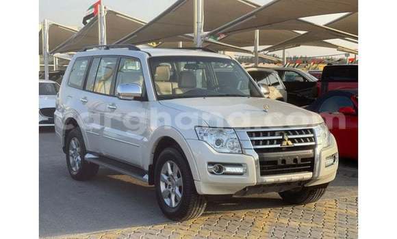 Sayi Imported Mitsubishi Pajero White Mota in Import - Dubai a Ashanti