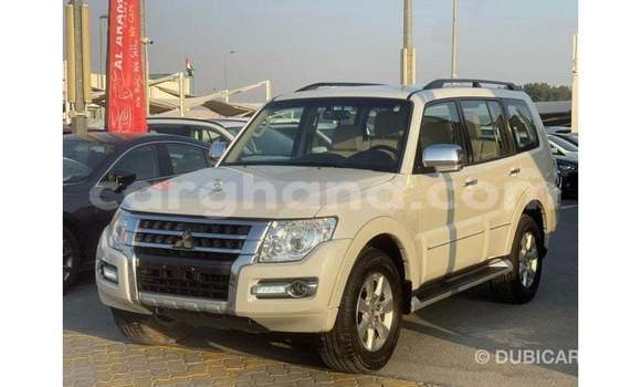 Sayi Imported Mitsubishi Pajero White Mota in Import - Dubai a Ashanti Sayi Imported Mitsubishi Pajero White Mota in Import - Dubai a Ashanti