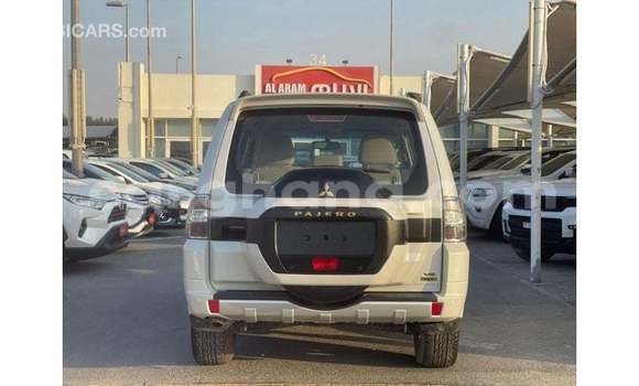 Sayi Imported Mitsubishi Pajero White Mota in Import - Dubai a Ashanti Sayi Imported Mitsubishi Pajero White Mota in Import - Dubai a Ashanti