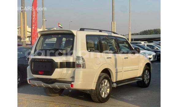 Sayi Imported Mitsubishi Pajero White Mota in Import - Dubai a Ashanti Sayi Imported Mitsubishi Pajero White Mota in Import - Dubai a Ashanti