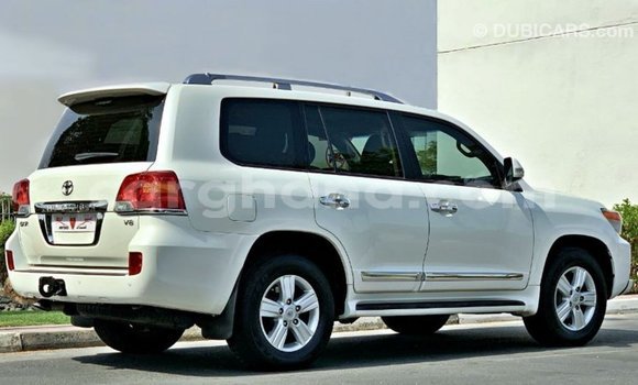 Ra Imported Toyota Land Cruiser funfun Ọkọ̀ in Import - Dubai ni Ashanti Ra Imported Toyota Land Cruiser funfun Ọkọ̀ in Import - Dubai ni Ashanti