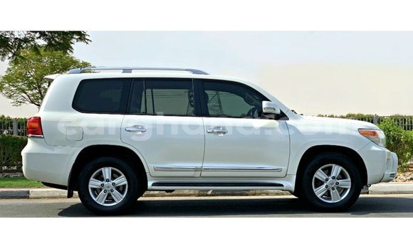Ra Imported Toyota Land Cruiser funfun Ọkọ̀ in Import - Dubai ni Ashanti Ra Imported Toyota Land Cruiser funfun Ọkọ̀ in Import - Dubai ni Ashanti