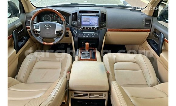 Ra Imported Toyota Land Cruiser funfun Ọkọ̀ in Import - Dubai ni Ashanti Ra Imported Toyota Land Cruiser funfun Ọkọ̀ in Import - Dubai ni Ashanti