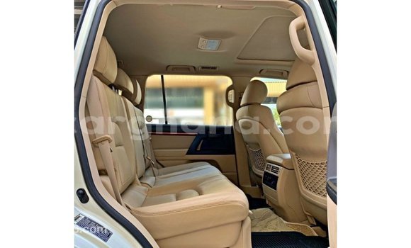 Ra Imported Toyota Land Cruiser funfun Ọkọ̀ in Import - Dubai ni Ashanti Ra Imported Toyota Land Cruiser funfun Ọkọ̀ in Import - Dubai ni Ashanti
