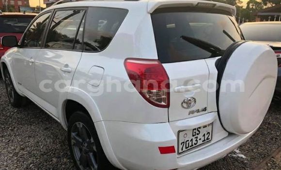Buy Used Toyota RAV4 White Car in Accra in Greater Accra Buy Used Toyota RAV4 White Car in Accra in Greater Accra