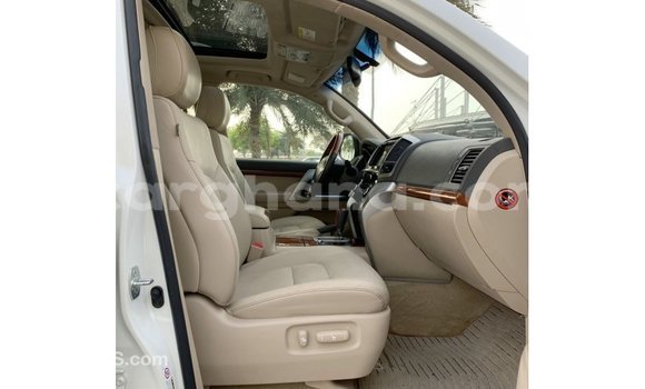 Buy Import Toyota Land Cruiser White Car in Import - Dubai in Ashanti Buy Import Toyota Land Cruiser White Car in Import - Dubai in Ashanti
