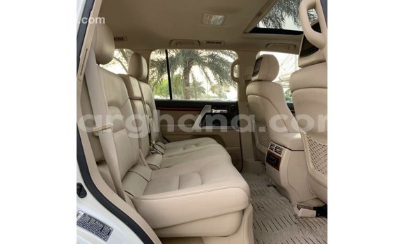 Buy Import Toyota Land Cruiser White Car in Import - Dubai in Ashanti Buy Import Toyota Land Cruiser White Car in Import - Dubai in Ashanti