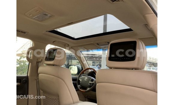 Buy Import Toyota Land Cruiser White Car in Import - Dubai in Ashanti Buy Import Toyota Land Cruiser White Car in Import - Dubai in Ashanti
