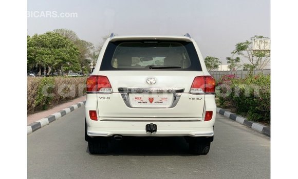 Buy Import Toyota Land Cruiser White Car in Import - Dubai in Ashanti Buy Import Toyota Land Cruiser White Car in Import - Dubai in Ashanti