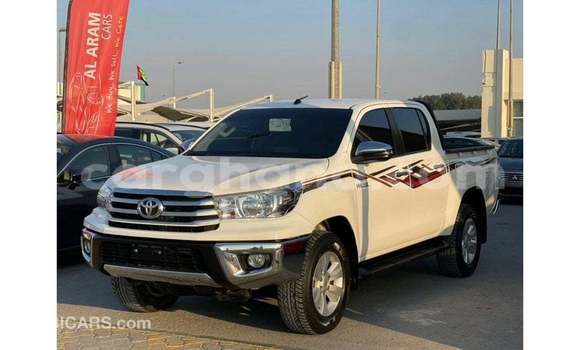 Ra Imported Toyota Hilux funfun Ọkọ̀ in Import - Dubai ni Ashanti Ra Imported Toyota Hilux funfun Ọkọ̀ in Import - Dubai ni Ashanti