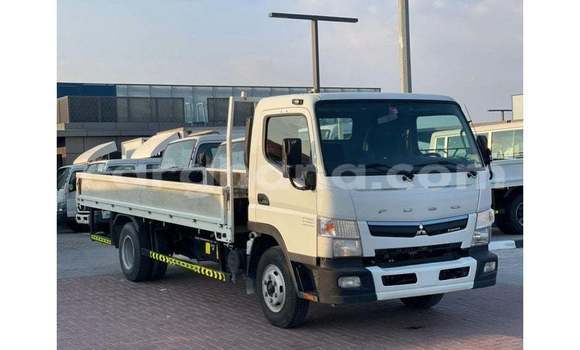 Sayi Imported Mitsubishi Carisma White Mota in Import - Dubai a Ashanti Sayi Imported Mitsubishi Carisma White Mota in Import - Dubai a Ashanti
