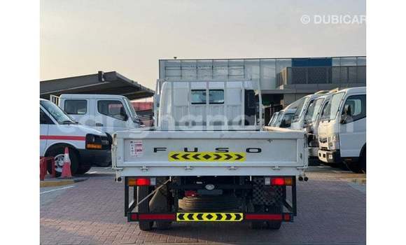 Sayi Imported Mitsubishi Carisma White Mota in Import - Dubai a Ashanti Sayi Imported Mitsubishi Carisma White Mota in Import - Dubai a Ashanti