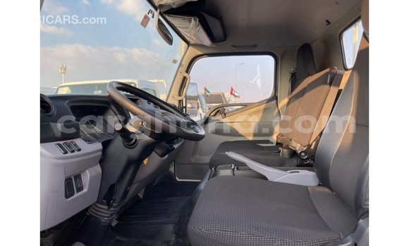 Sayi Imported Mitsubishi Carisma White Mota in Import - Dubai a Ashanti Sayi Imported Mitsubishi Carisma White Mota in Import - Dubai a Ashanti