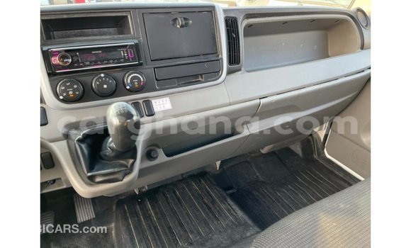 Sayi Imported Mitsubishi Carisma White Mota in Import - Dubai a Ashanti Sayi Imported Mitsubishi Carisma White Mota in Import - Dubai a Ashanti