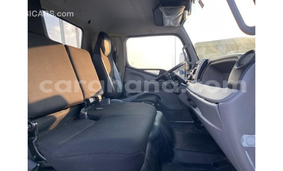 Sayi Imported Mitsubishi Carisma White Mota in Import - Dubai a Ashanti Sayi Imported Mitsubishi Carisma White Mota in Import - Dubai a Ashanti