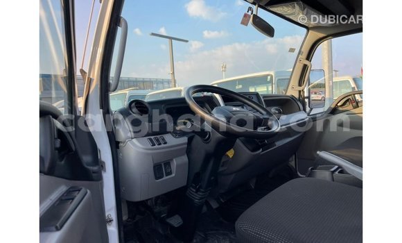 Sayi Imported Mitsubishi Carisma White Mota in Import - Dubai a Ashanti Sayi Imported Mitsubishi Carisma White Mota in Import - Dubai a Ashanti