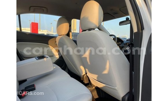 Sayi Imported Mitsubishi Attrage White Mota in Import - Dubai a Ashanti Sayi Imported Mitsubishi Attrage White Mota in Import - Dubai a Ashanti