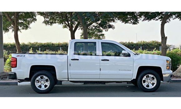 Ra Imported Chevrolet Silverado funfun Ọkọ̀ in Import - Dubai ni Ashanti Ra Imported Chevrolet Silverado funfun Ọkọ̀ in Import - Dubai ni Ashanti