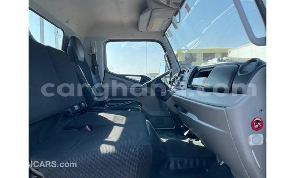 Ra Imported Mitsubishi Carisma funfun Ọkọ̀ in Import - Dubai ni Ashanti Ra Imported Mitsubishi Carisma funfun Ọkọ̀ in Import - Dubai ni Ashanti