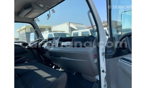 Ra Imported Mitsubishi Carisma funfun Ọkọ̀ in Import - Dubai ni Ashanti Ra Imported Mitsubishi Carisma funfun Ọkọ̀ in Import - Dubai ni Ashanti