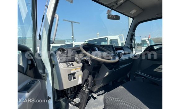 Ra Imported Mitsubishi Carisma funfun Ọkọ̀ in Import - Dubai ni Ashanti Ra Imported Mitsubishi Carisma funfun Ọkọ̀ in Import - Dubai ni Ashanti