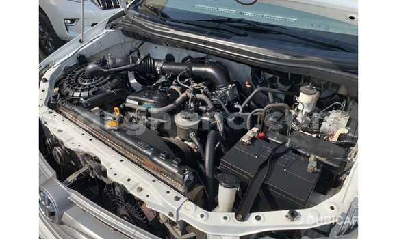 Ra Imported Toyota Innova funfun Ọkọ̀ in Import - Dubai ni Ashanti Ra Imported Toyota Innova funfun Ọkọ̀ in Import - Dubai ni Ashanti