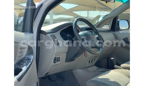 Ra Imported Toyota Innova funfun Ọkọ̀ in Import - Dubai ni Ashanti Ra Imported Toyota Innova funfun Ọkọ̀ in Import - Dubai ni Ashanti
