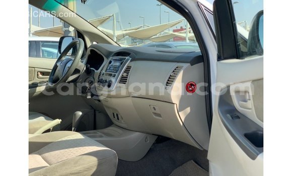 Ra Imported Toyota Innova funfun Ọkọ̀ in Import - Dubai ni Ashanti Ra Imported Toyota Innova funfun Ọkọ̀ in Import - Dubai ni Ashanti