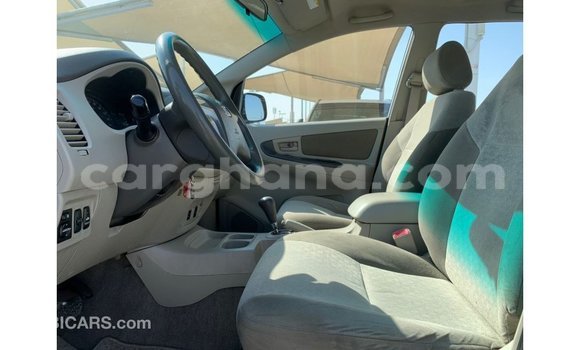 Ra Imported Toyota Innova funfun Ọkọ̀ in Import - Dubai ni Ashanti Ra Imported Toyota Innova funfun Ọkọ̀ in Import - Dubai ni Ashanti