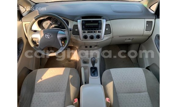 Buy Import Toyota Innova White Car in Import - Dubai in Ashanti Buy Import Toyota Innova White Car in Import - Dubai in Ashanti