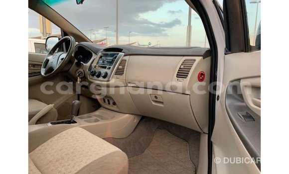 Ra Imported Toyota Innova funfun Ọkọ̀ in Import - Dubai ni Ashanti Ra Imported Toyota Innova funfun Ọkọ̀ in Import - Dubai ni Ashanti
